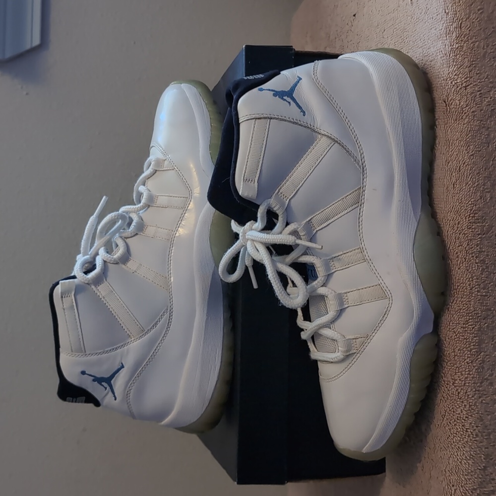 🏀Jordan 11 Columbia Size 12